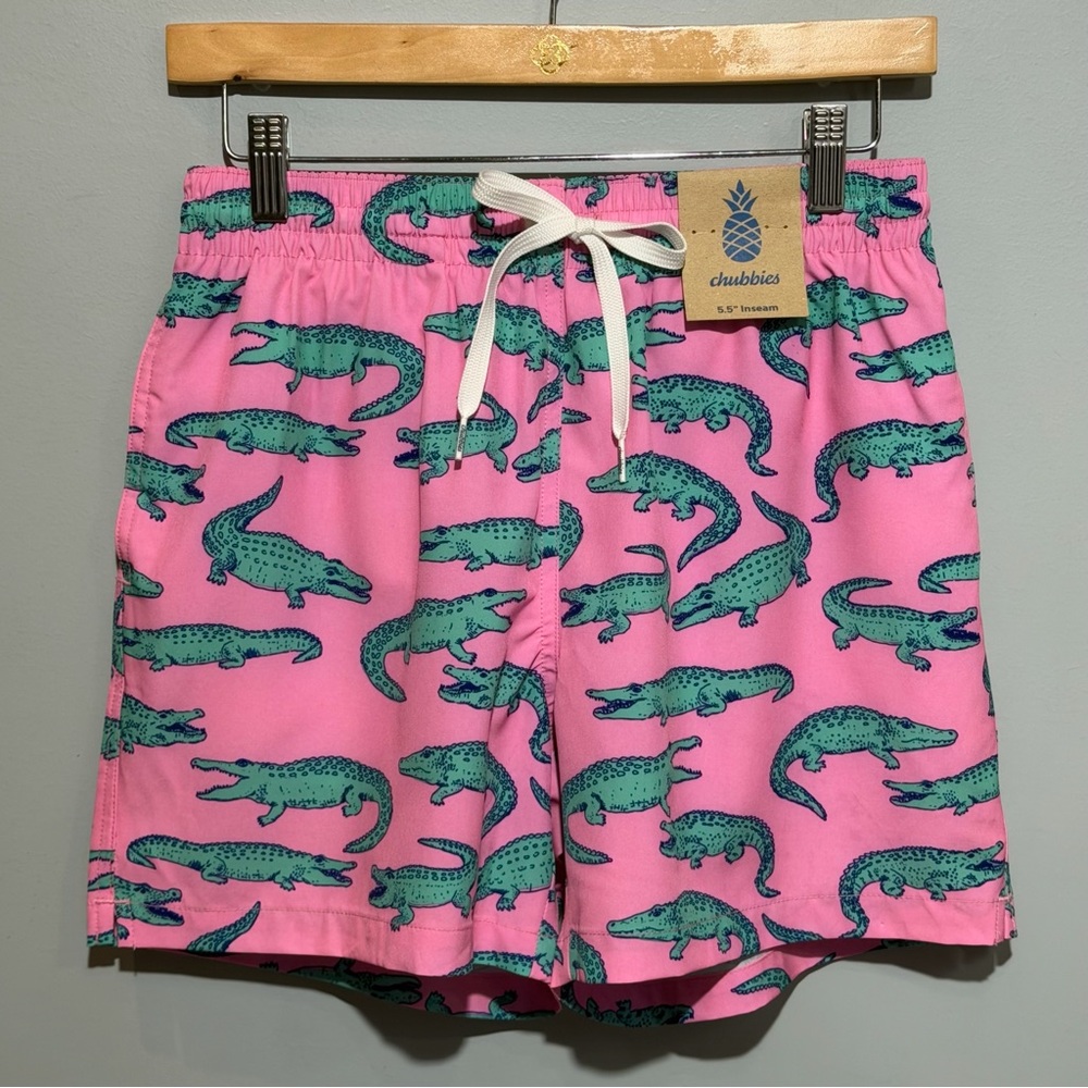 NWT Men's Chubbies Pink Alligator Swim Shorts With 5.5" Inseam Size Small